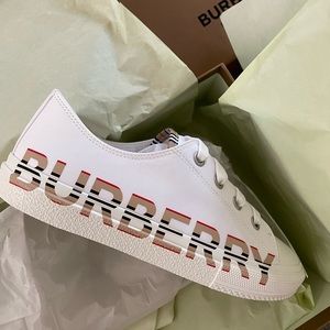 Burberry Kids Sneakers Unisex Size US 2.5/34 EU
